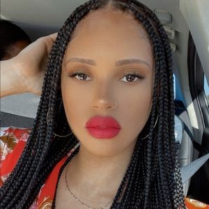 Meet your Posher, Alexis